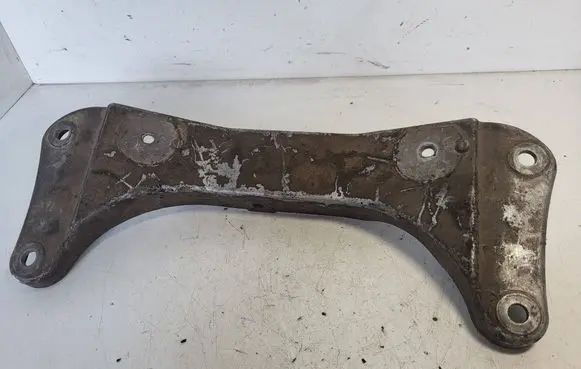 BMW 5 E39 Gearbox mounting bracket 1096106