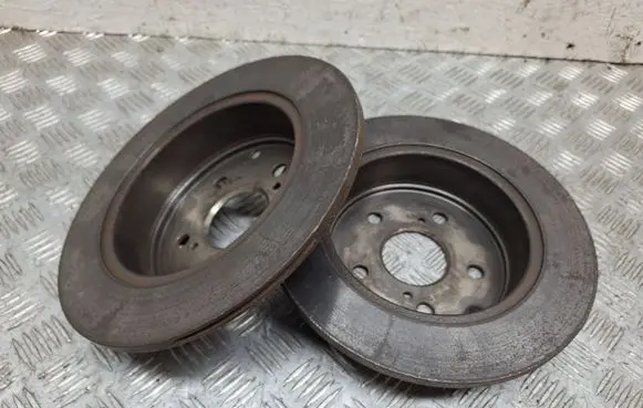 Toyota Avensis T250 Rear brake disc 4243105050