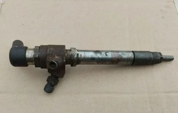 Citroen C6 Fuel injector 5U3Q9K546AA