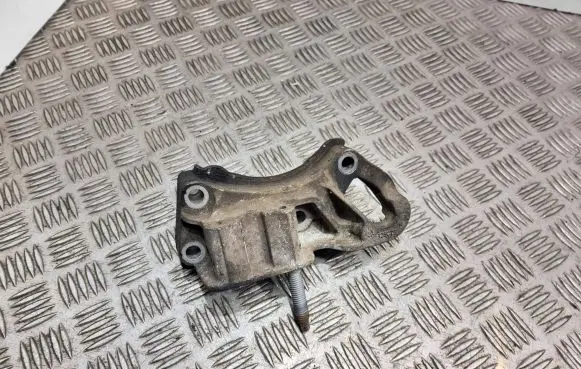 Citroen C3 Picasso Engine mounting bracket 326c29