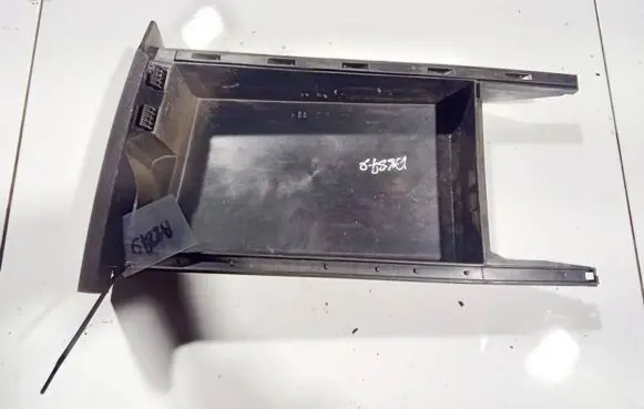 Glove box