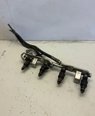 Audi A4 S4 B5 8D Fuel injector 058133551