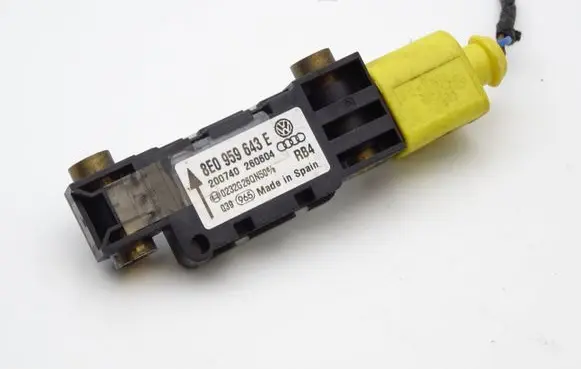 Audi A6 S6 C5 4B Airbag deployment crash/impact sensor 8E0959643E