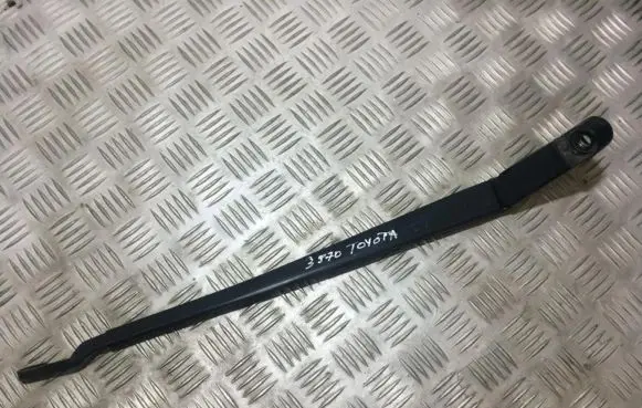 Toyota Auris 150 Front wiper blade arm