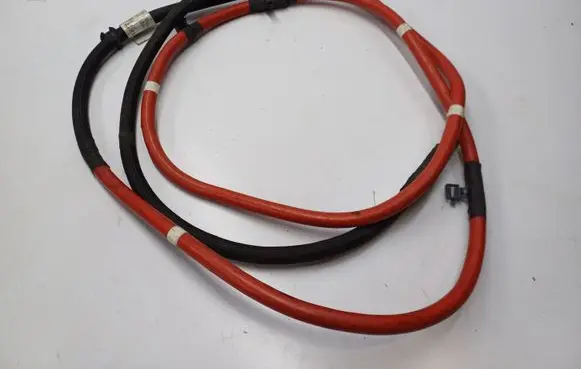 Maserati Levante Positive cable (battery) 670032363