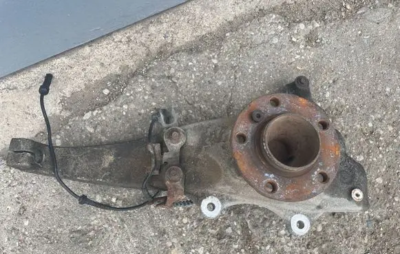 BMW 5 F10 F11 Front wheel hub spindle knuckle 31216775769