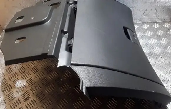 Chevrolet Cruze Glove box 96985561