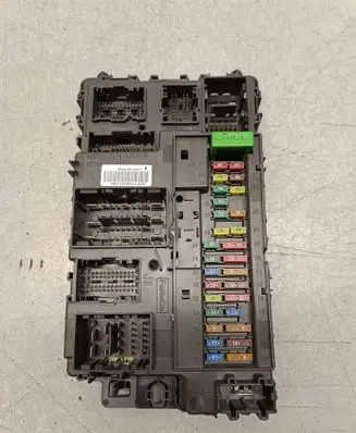 Ford Mondeo MK V Fuse module FU5T15604 A2C7438281150