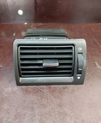 Ford Mondeo Mk III Dashboard side air vent grill/cover trim
