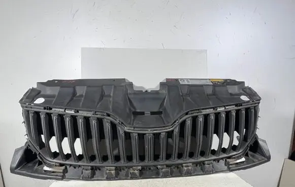 Skoda Fabia Mk3 (NJ) Front bumper upper radiator grill 6V0853653