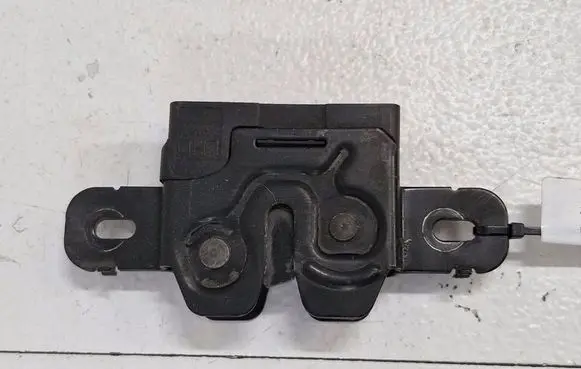 Volvo XC70 Engine bonnet/hood lock/catch