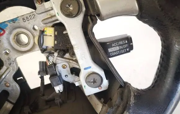 Mitsubishi Grandis Cruise control stalk 