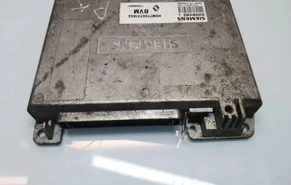 Renault 19 Engine control unit/module S100811102E HOM7700731802 7700859511