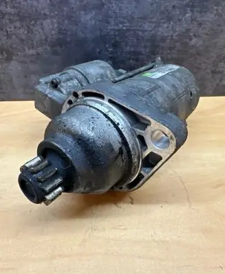 Volkswagen Touran I Starter motor 02M911023N 1307050977