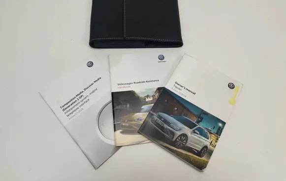 Volkswagen Tiguan Owners service history hand book 
