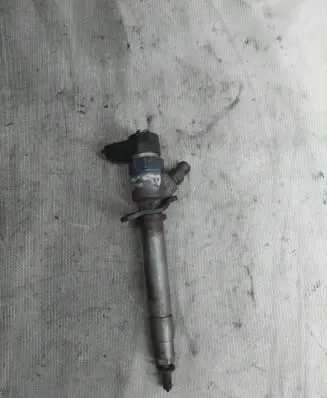 Volvo XC90 Fuel injector 8658352