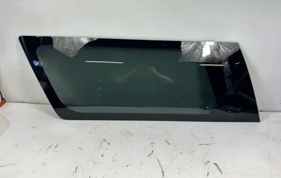 Cadillac Escalade IV Rear side window 