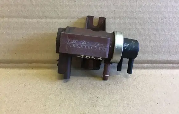 Citroen C4 I Turbo solenoid valve 9652570180 70071200 04T028