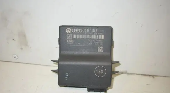 Audi Q7 4L Gateway control module 4F0907468F