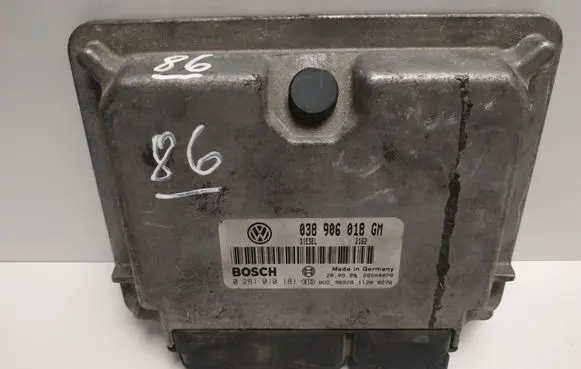 Skoda Octavia Mk1 (1U) Engine control unit/module 038906018GM 0281010181