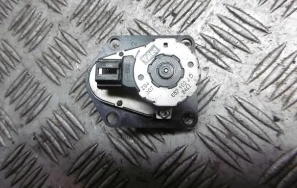 Peugeot 607 A/C air flow flap actuator/motor 657102JD