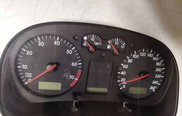 Volkswagen Golf IV Speedometer (instrument cluster) 1J0919861E