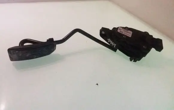 Nissan Almera N16 Accelerator throttle pedal 18002AU410 6PV00862001