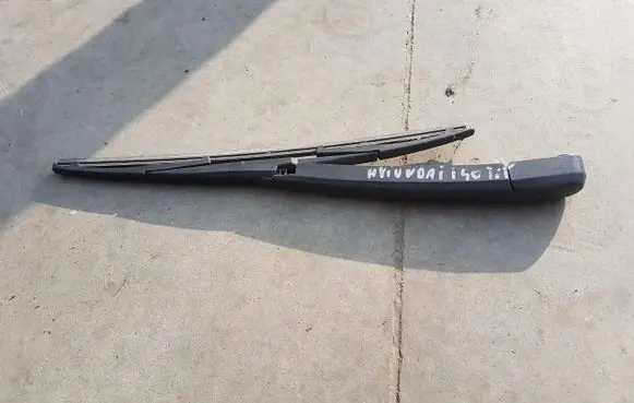 Hyundai i40 Rear wiper blade arm 