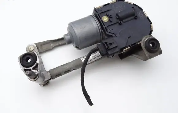 Seat Toledo III (5P) Front wiper linkage and motor 5P0955120A 0390241759