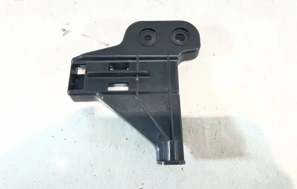 Audi Q2 - Bumper support mounting bracket corner 81A807329A