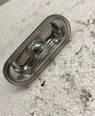 Front fender indicator light