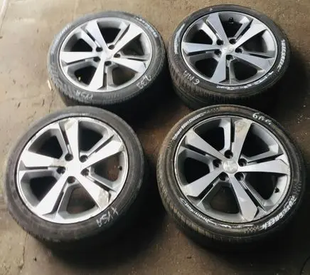 Peugeot 308 R17 alloy rim 9677989777