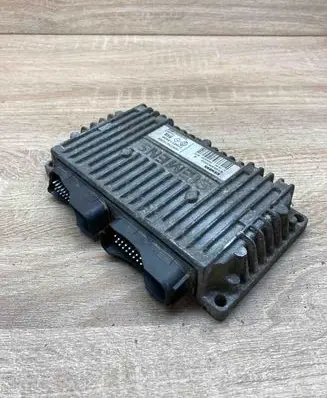Renault Scenic I Engine control unit/module ECU HOM7700102904 S105280002