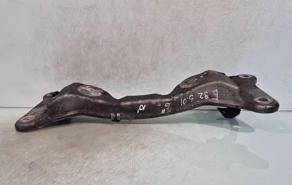 BMW 3 E90 E91 Gearbox mounting bracket 6771065