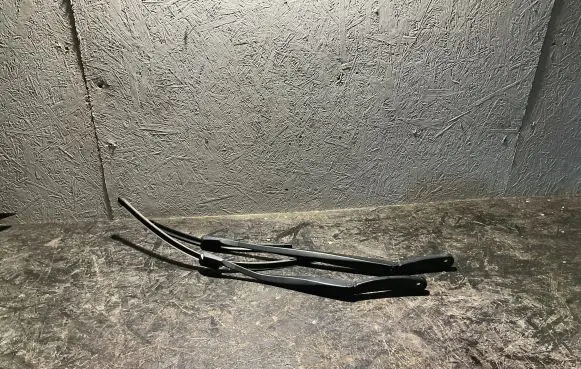 BMW 5 GT F07 Front wiper blade arm 6161720729101 61617207291