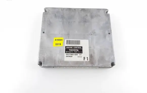 Toyota Corolla Verso AR10 Engine control unit/module 896610F111 89661-0F111 MB175800-4040