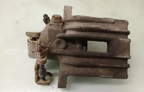 Volkswagen Golf IV Rear brake caliper