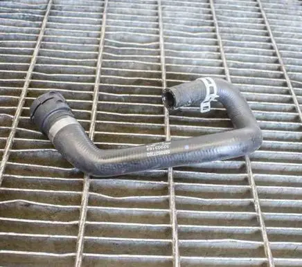 Volvo XC90 Engine coolant pipe/hose 8888627392 32203162