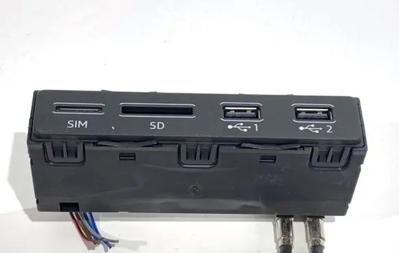 Audi A8 S8 D5 USB socket connector 4N0035736A