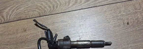 Ford Mondeo Mk III Fuel injector 4m5q9f593ad