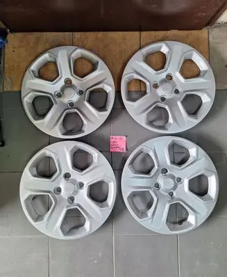 Ford Fiesta R16 wheel hub/cap/trim 