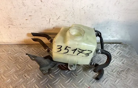 Lexus RX 450H Brake fluid reservoir 240400