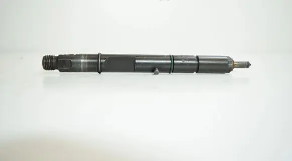 Audi A4 S4 B5 8D Fuel injector 059130201E