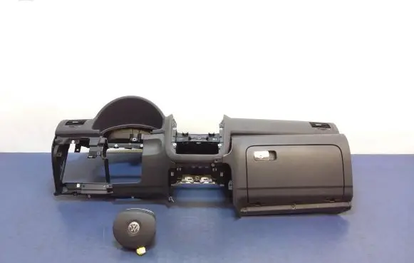 Volkswagen Golf V Dashboard
