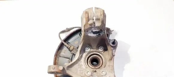 Volkswagen PASSAT B6 Front wheel hub 