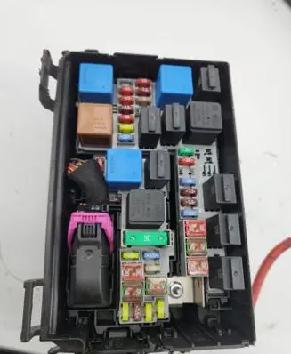 Opel Corsa D Fuse box set 13292736
