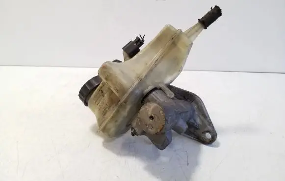 Volkswagen PASSAT B4 Master brake cylinder 03350882751