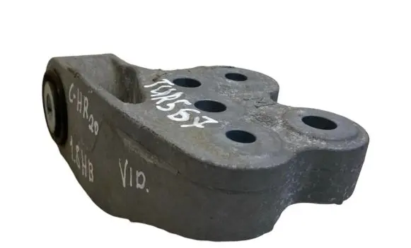 Toyota C-HR I Engine mounting bracket