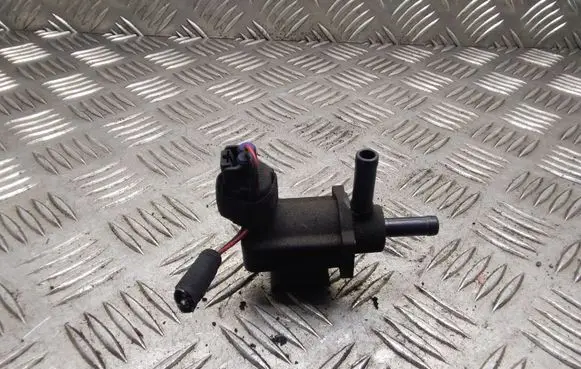 Toyota Prius (XW20) Vacuum valve 
