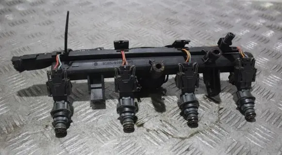 Volkswagen Polo III 6N 6N2 6NF Fuel main line pipe 028015071